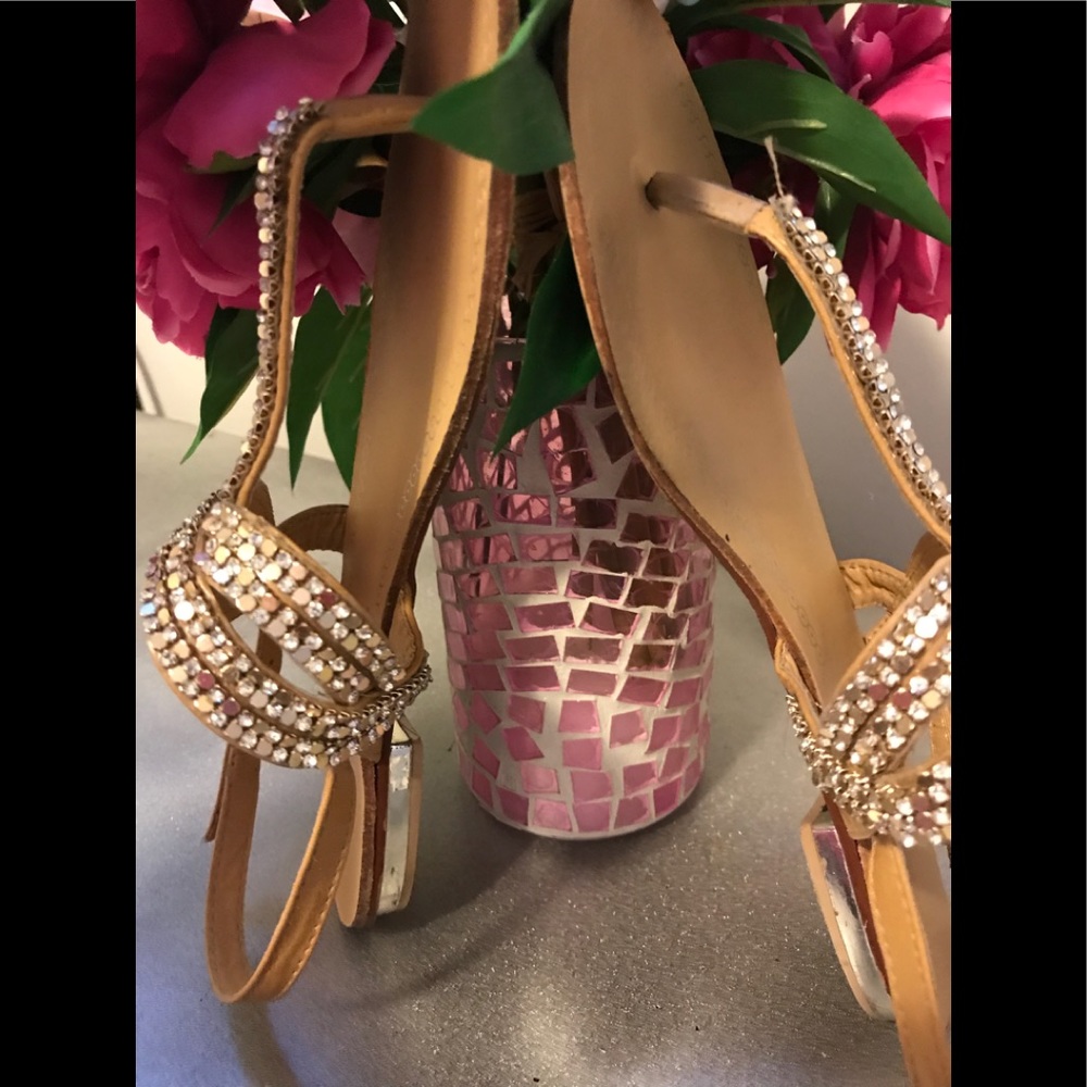 GoGo Made In Italy 🇮🇹  38 Gorgeous Sandals - Picture 4 of 7